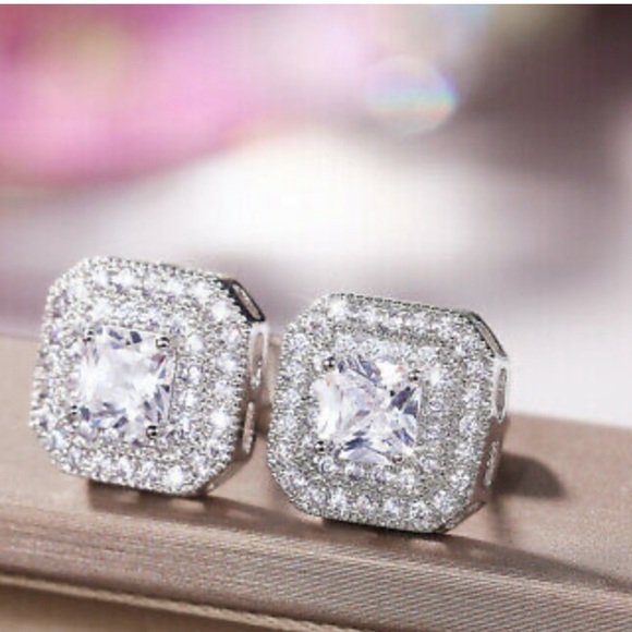 New Sterling silver diamond stud earrings - Picture 3 of 5